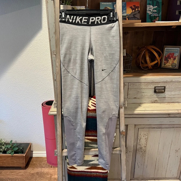Nike Pants - Nike Pro women’s full length tights size medium